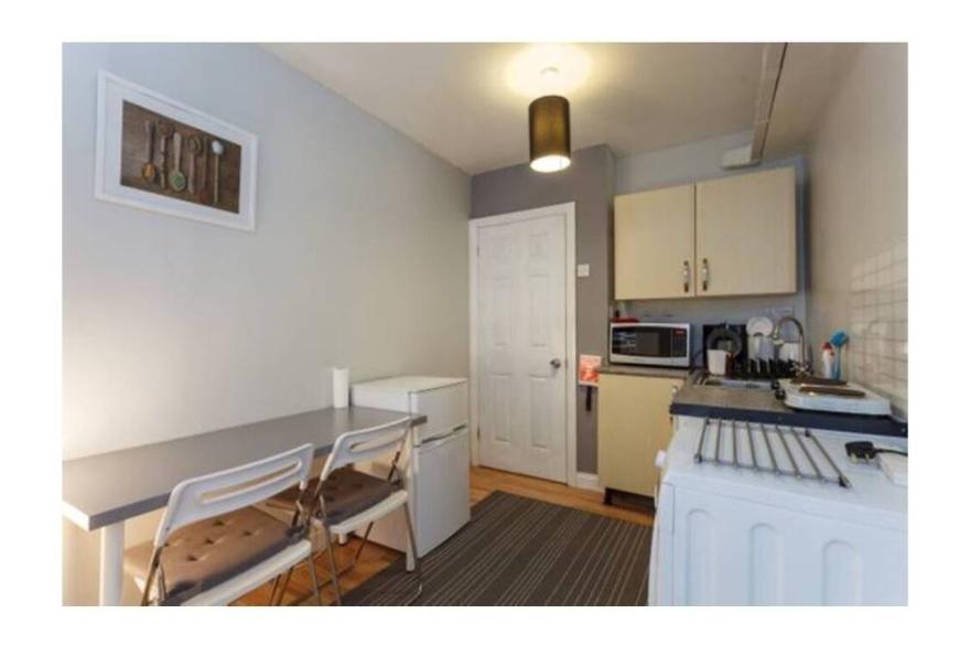 Small Cozy studio with WiFi & cable