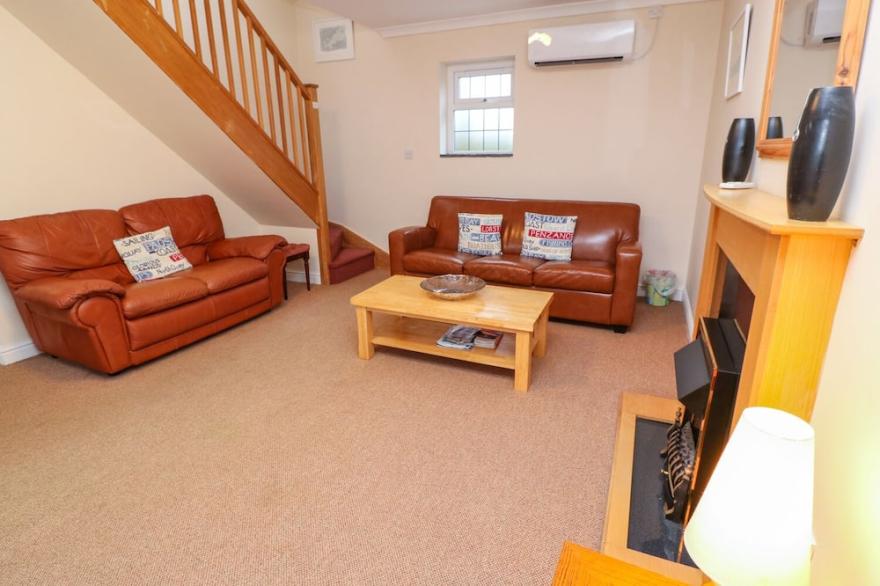 TYNK, pet friendly, country holiday cottage in Harlyn, Cornwall