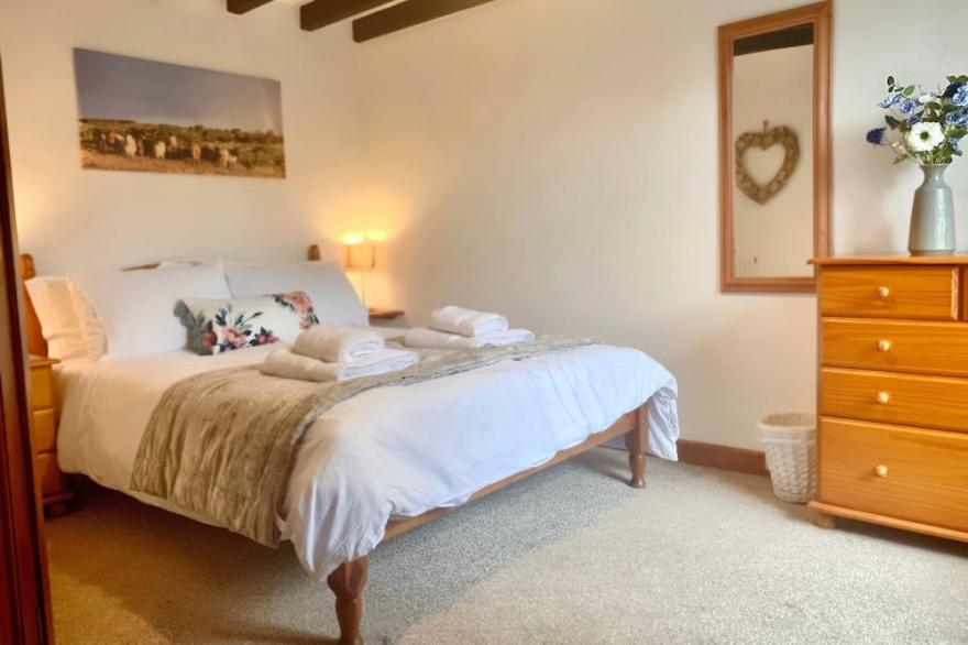 2 Bed, Dog Friendly Cottage, on Bodmin Moor, Cornwall, Old Brock Cottage
