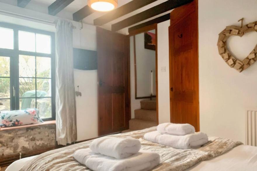 2 Bed, Dog Friendly Cottage, on Bodmin Moor, Cornwall, Old Brock Cottage