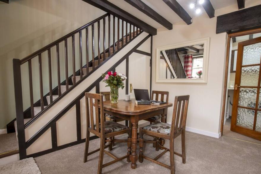 BARN HOUSE MEWS, family friendly, with a garden in Gainford