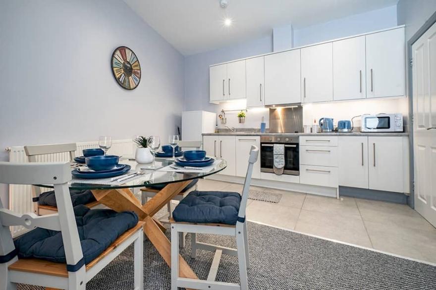 Pass the Keys | Lovely 2BR Loft Apartment in Perfect Location