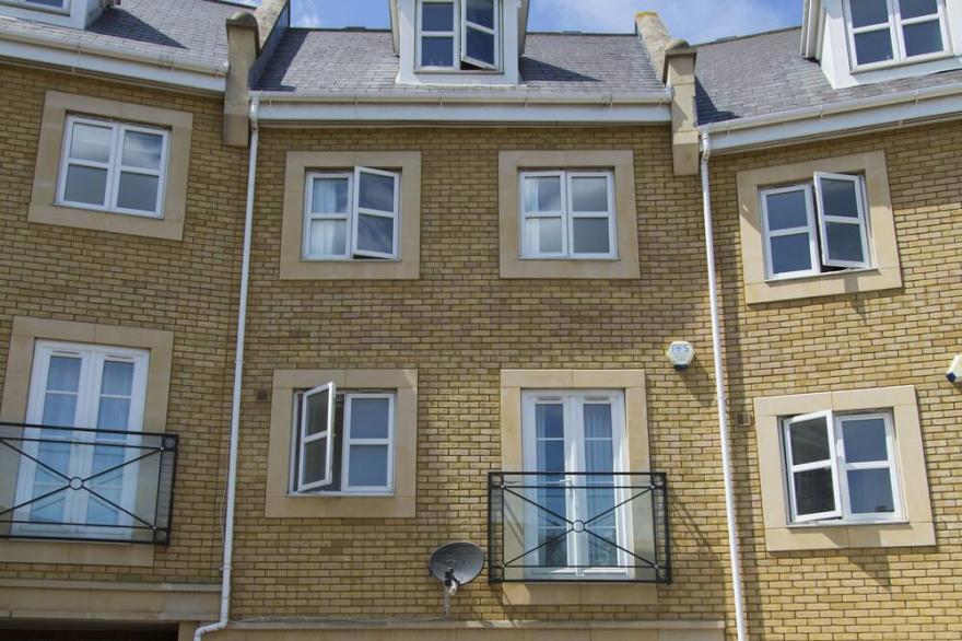 Luxury Bluewater Holiday Home - Opal Red Suite