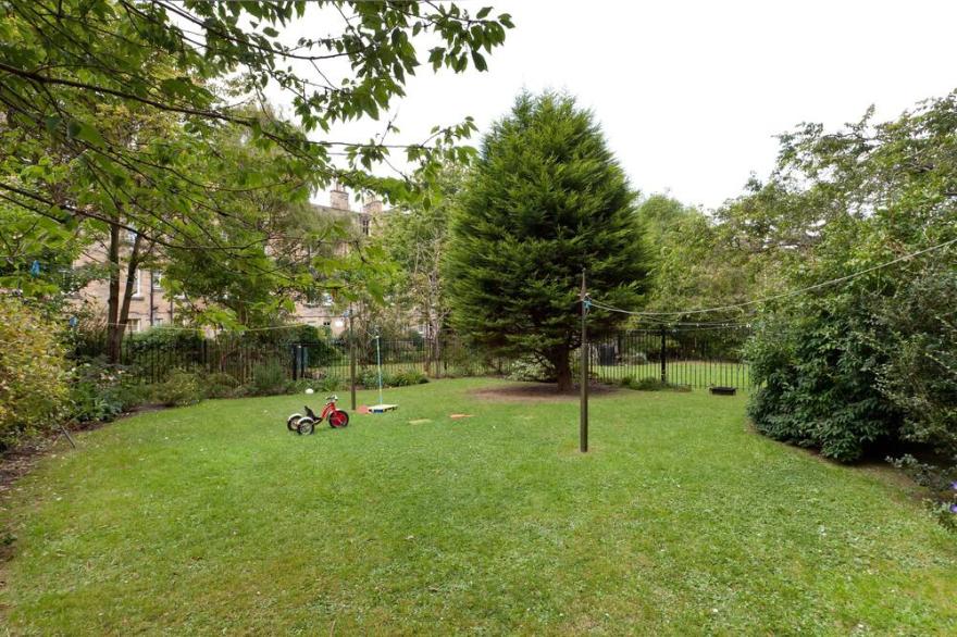 380 Charming 1 bed property - cafes, restaurants & shops nearby