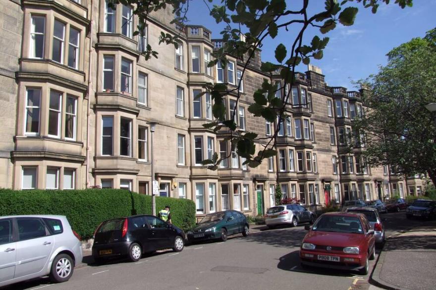 380 Charming 1 bed property - cafes, restaurants & shops nearby