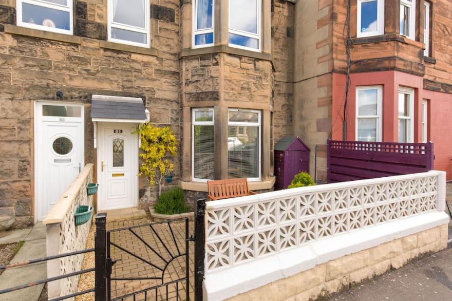 414 Spacious 1 bedroom ground floor apartment near Leith