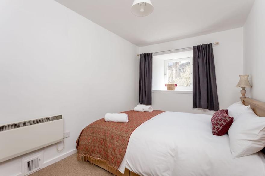 400 Dean Village Apartment