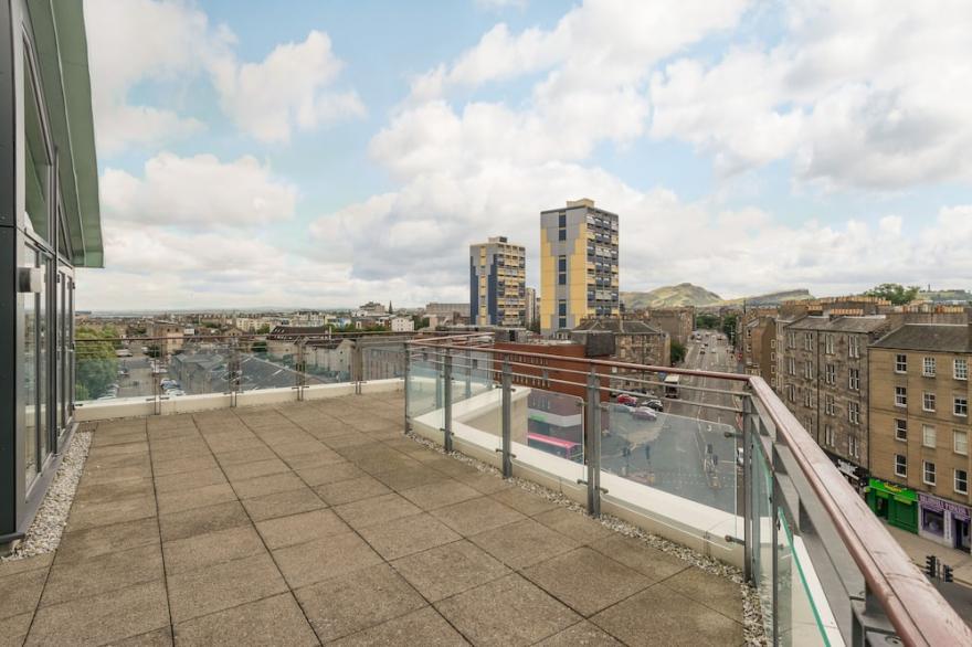 403 Portland Gardens Penthouse Apartment
