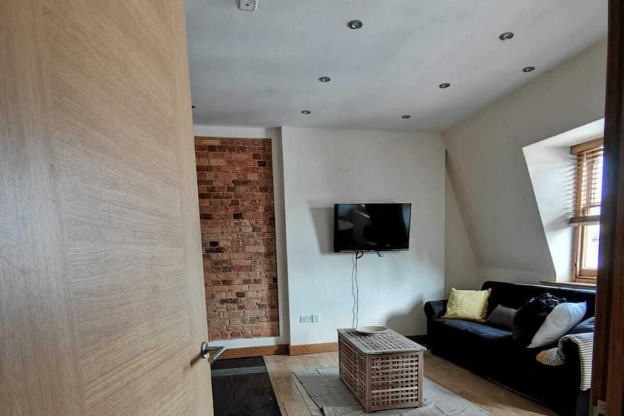 Retro Loft-styled Apartment Next to the Beach