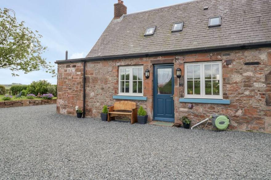 STAPLETON TOLL, pet friendly, luxury holiday cottage in Annan