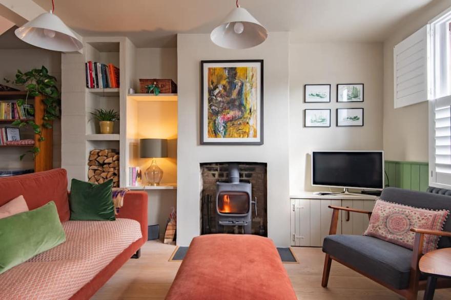 Beautifully designed, stylish holiday home, seconds from the beach