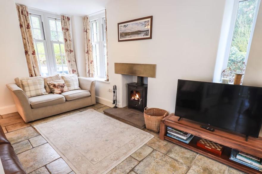 THE OLD POST HOUSE AT LOW STOTT PARK, pet friendly in Newby Bridge