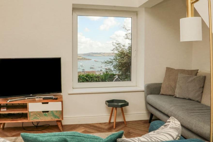 THROUGH THE PORTHOLE, pet friendly, with a garden in Falmouth