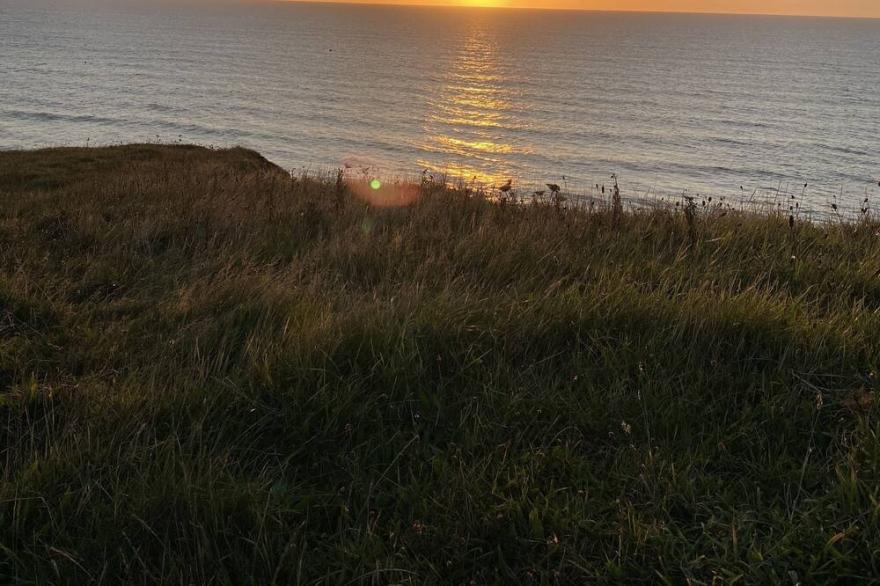 Brand new 2021 Lodge - private access to the coastal path