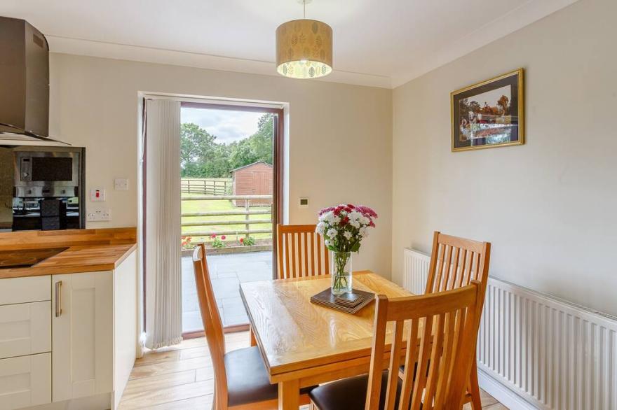 THE WILLOWS, family friendly, with a garden in Much Wenlock