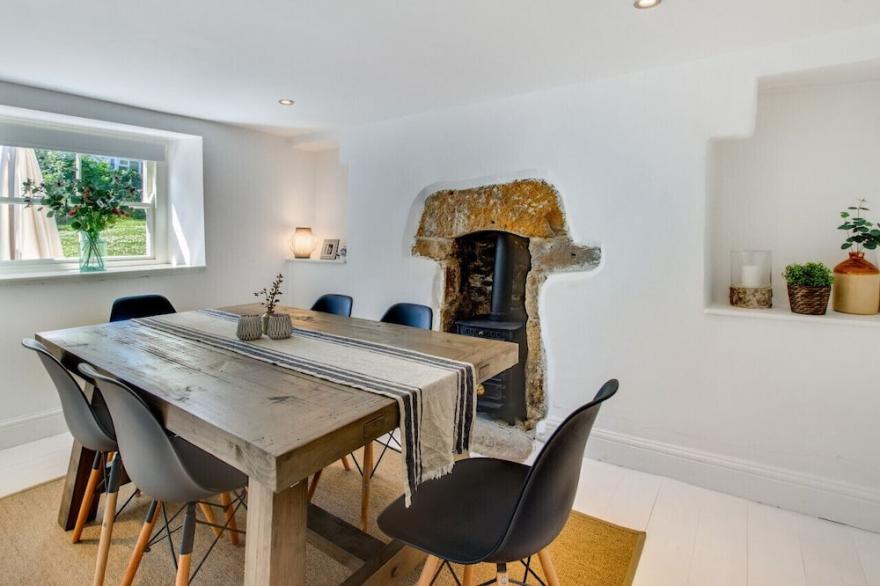 Jobs Cottage - Two Bedroom House, Sleeps 4