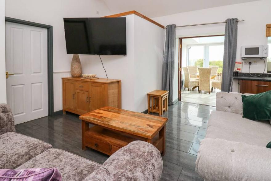 THE MILKING PARLOUR, pet friendly, with a garden in Aberystwyth