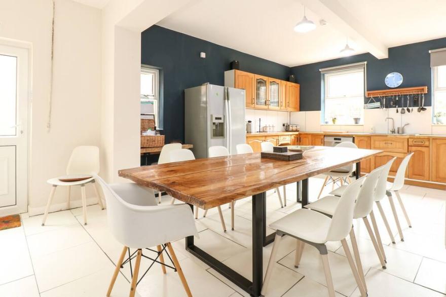 MAPLES, pet friendly, character holiday cottage in Hunstanton