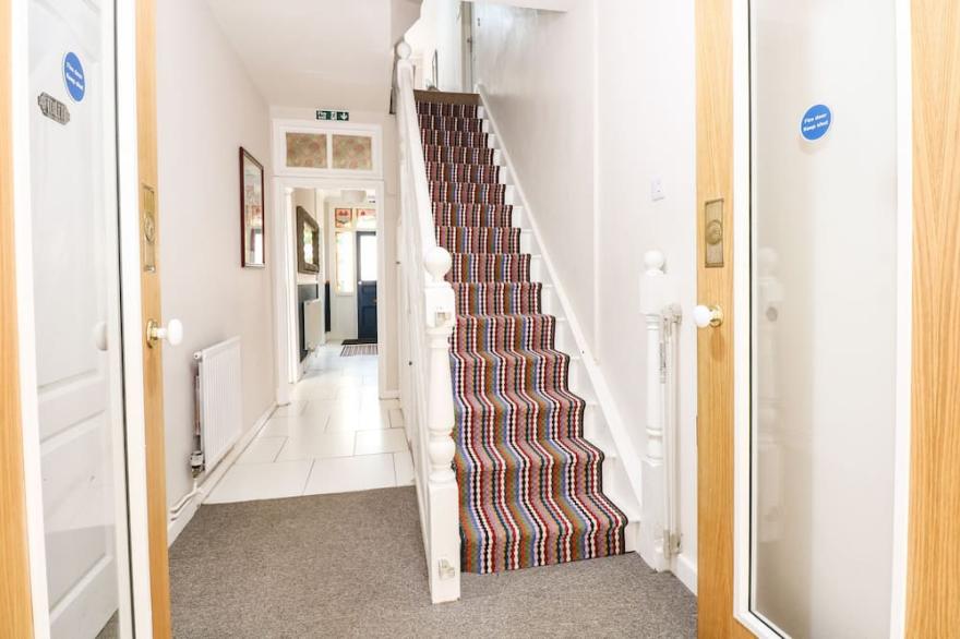 MAPLES, pet friendly, character holiday cottage in Hunstanton