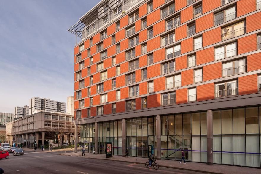The Bridge - Two bedrooms, Central Location, Parking available