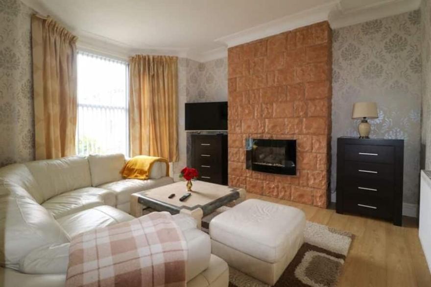 Entire Residential home 5 mins walk to the Beach