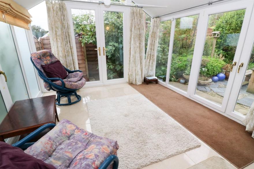 ALICE COTTAGE, pet friendly, country holiday cottage in St Agnes