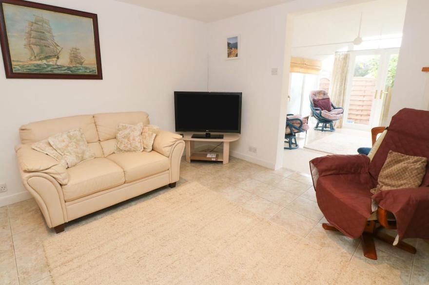 ALICE COTTAGE, pet friendly, country holiday cottage in St Agnes