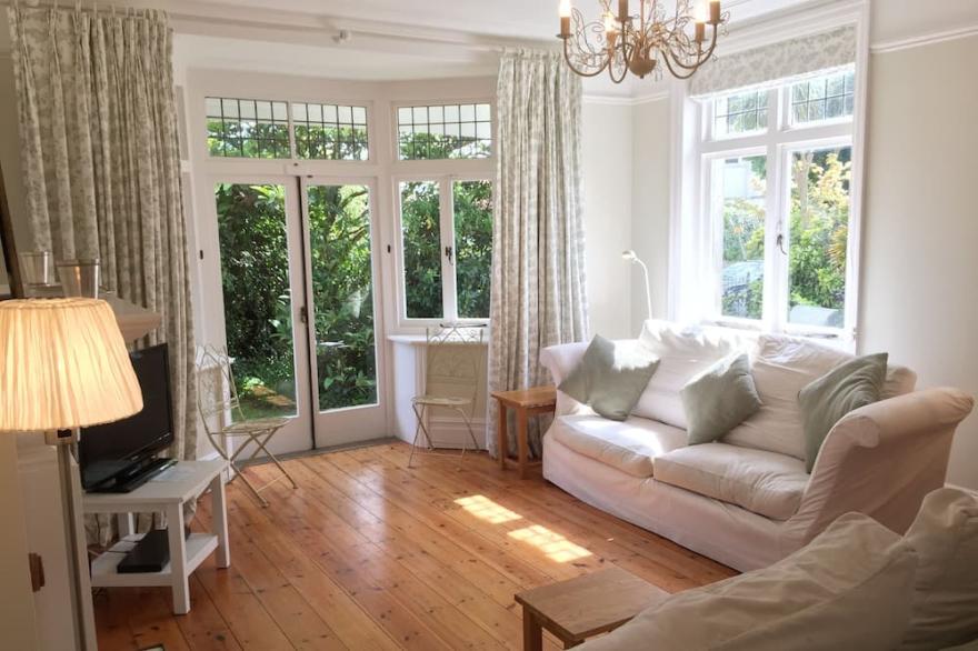 Spacious, quiet location, beach few mins, big garden, discounts available