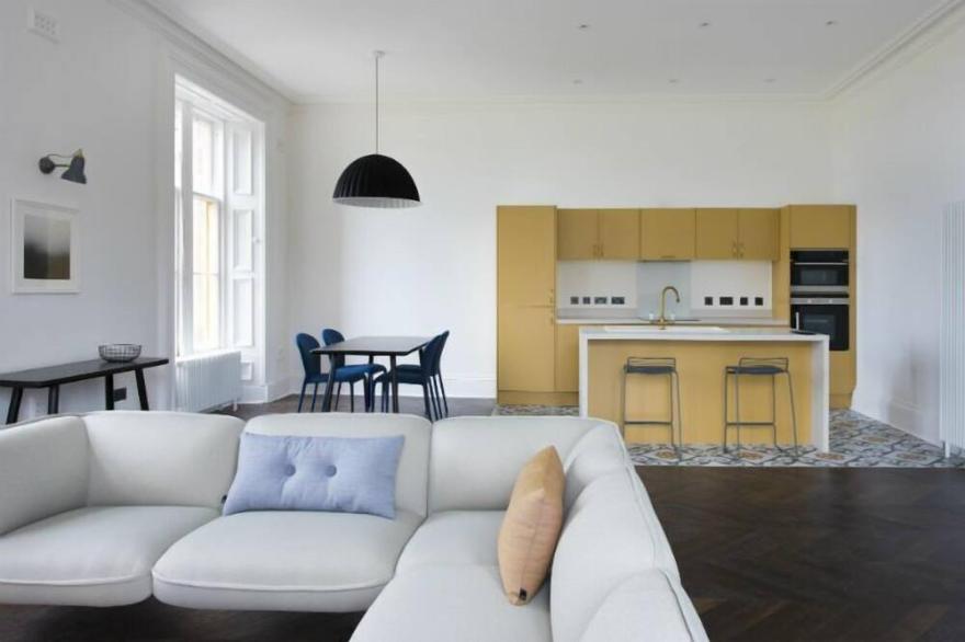 A lews castle that sleeps 2 guests  in 1 bedroom