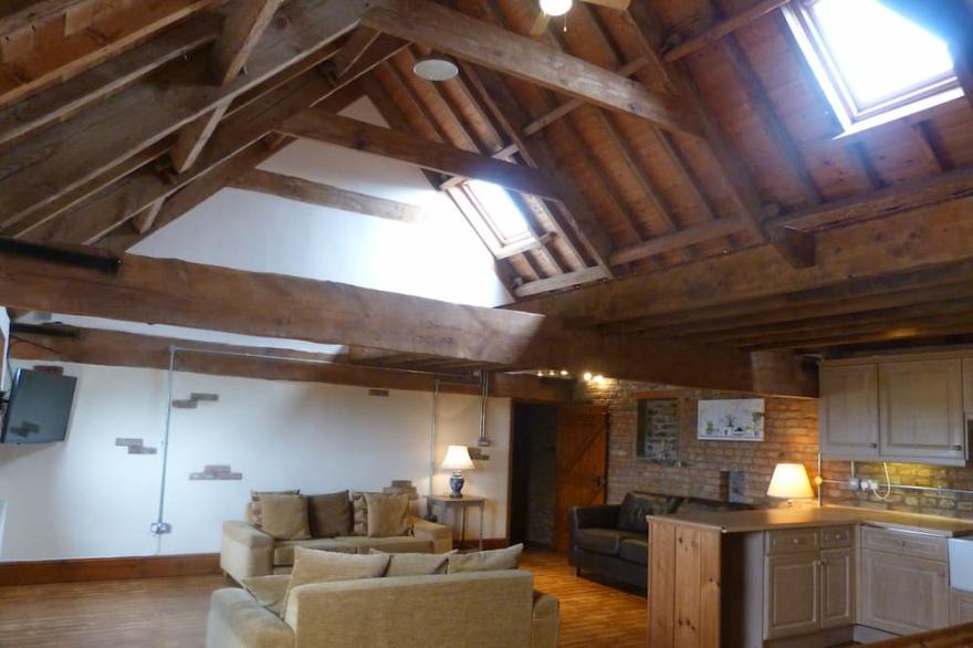 The Granary Barn, Sleeps 10, has Endless Character & Charm in a Rural Setting...