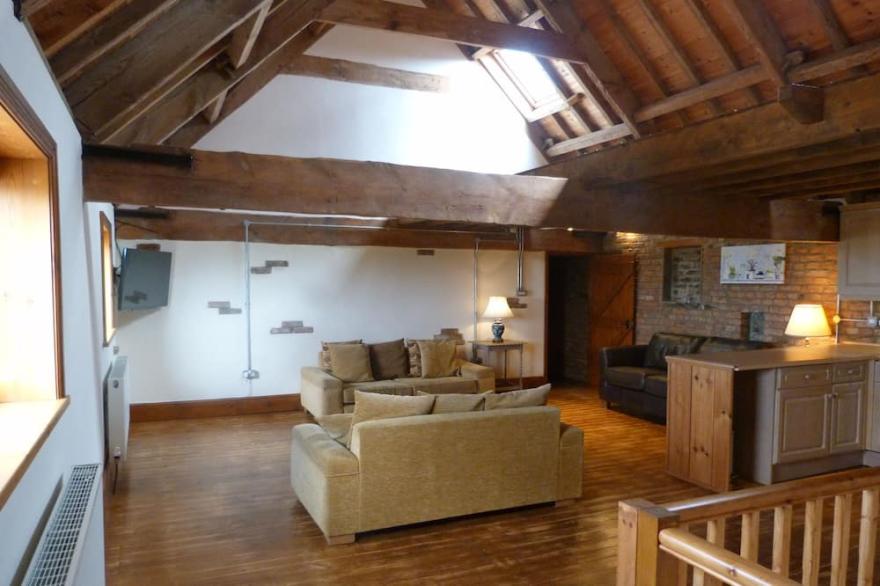 The Granary Barn, Sleeps 10, has Endless Character & Charm in a Rural Setting...