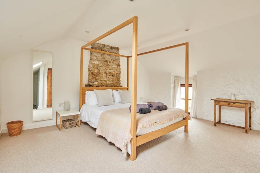 Wildhaven, A beautifully refurbished and unique 250 year old remote Welsh farmhouse perched on a mou