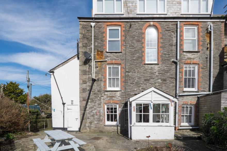A beautiful, double-fronted terrace house situated in Port Isaac.