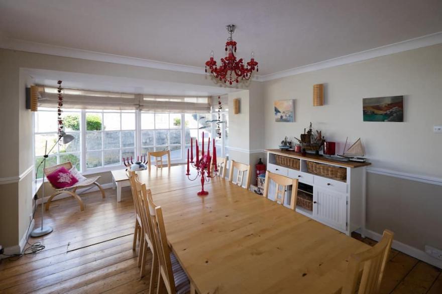 A beautiful, double-fronted terrace house situated in Port Isaac.