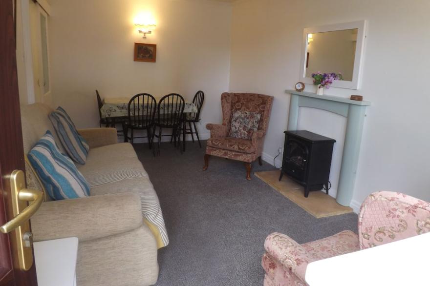 Foxglove Cottage, Pet friendly cottage just outside Scarborough. Ideal base