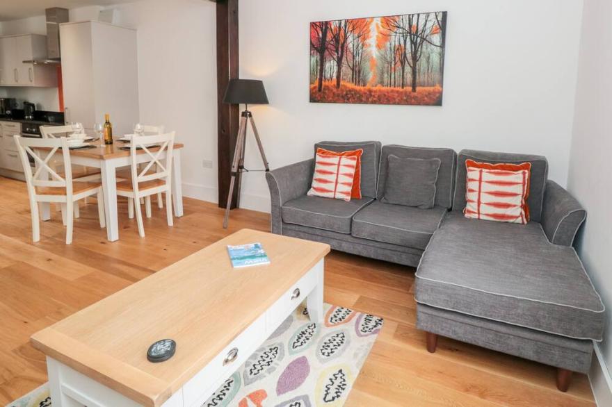 24 FOSS STREET, pet friendly, with a garden in Dartmouth