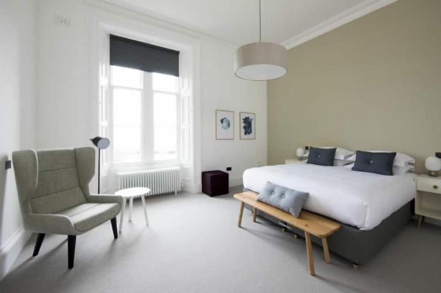 A lews castle that sleeps 2 guests  in 1 bedroom