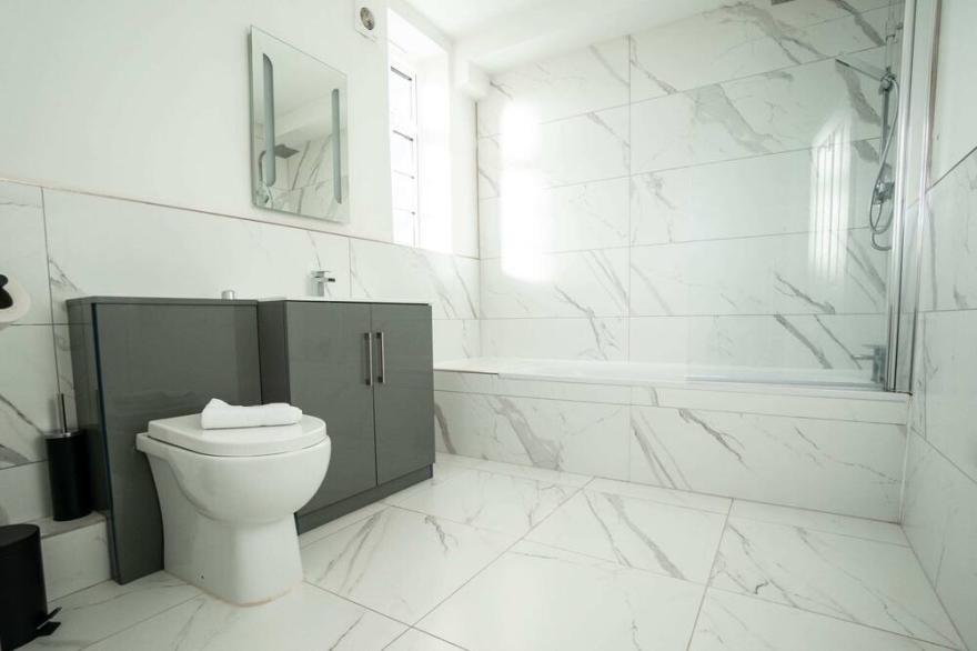 Trendy 1 Bedroom Apartment With Large Terrace Area
