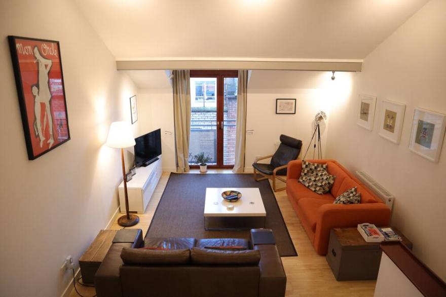 Lovely Townouse with private entrance and parking