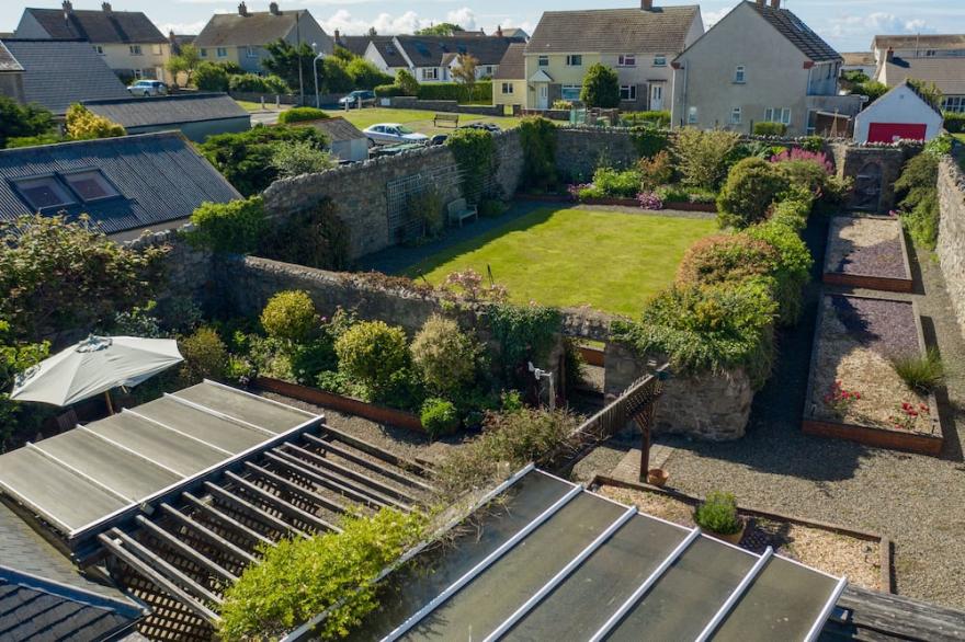 LUXURY 5 STAR HOLIDAY HOME IN ST DAVIDS