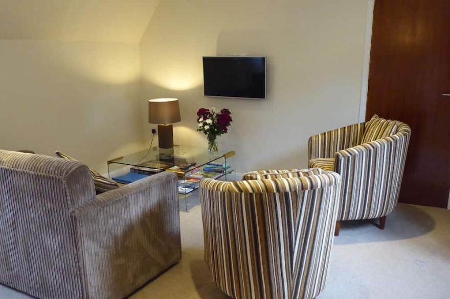 Modern Apartment In Medieval King's Lynn Centre.