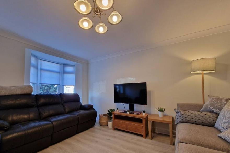 4 Bedroom Bentinck House by DYSA Living