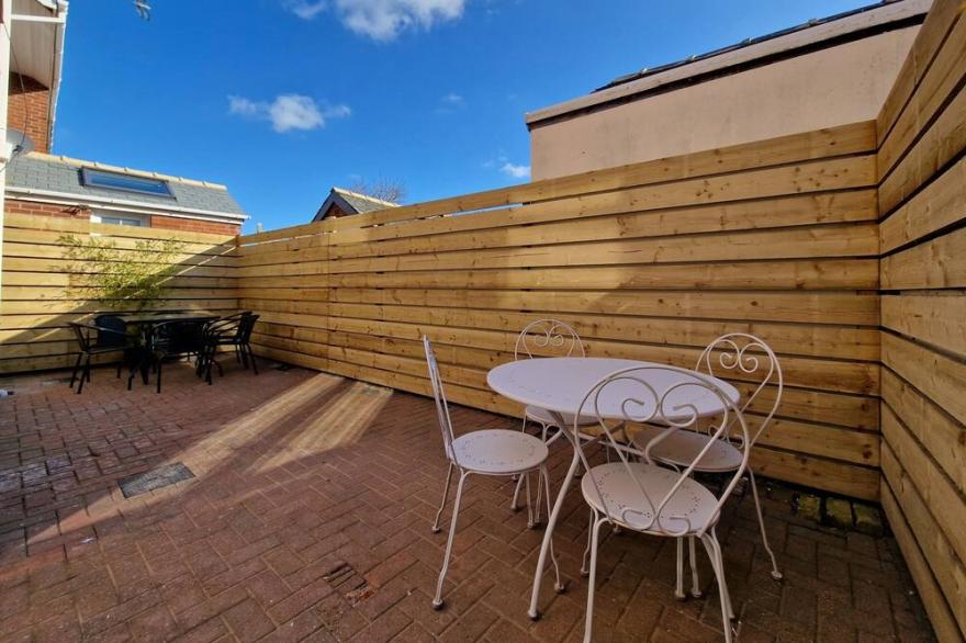 4 Bedroom Bentinck House by DYSA Living