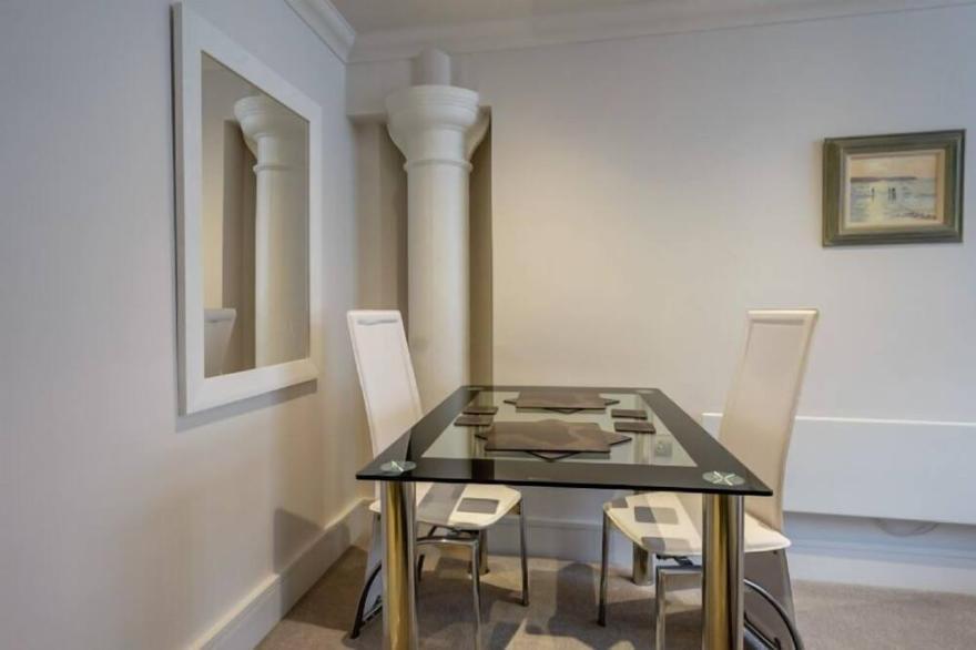 Cocoa Suites 49 - sleeps 2 guests  in studio apartment