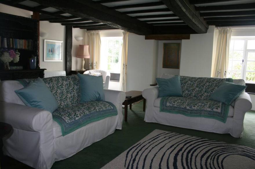 3-bed luxury cottage in unspoilt Tarka & War Horse country. Near RHS Rosemoor