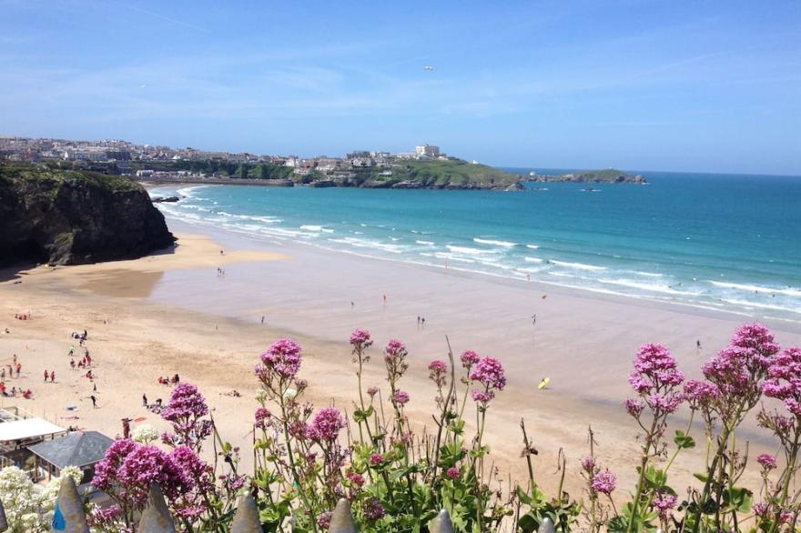 Luxury Self Catering House with Hot Tub short walk to beaches and town