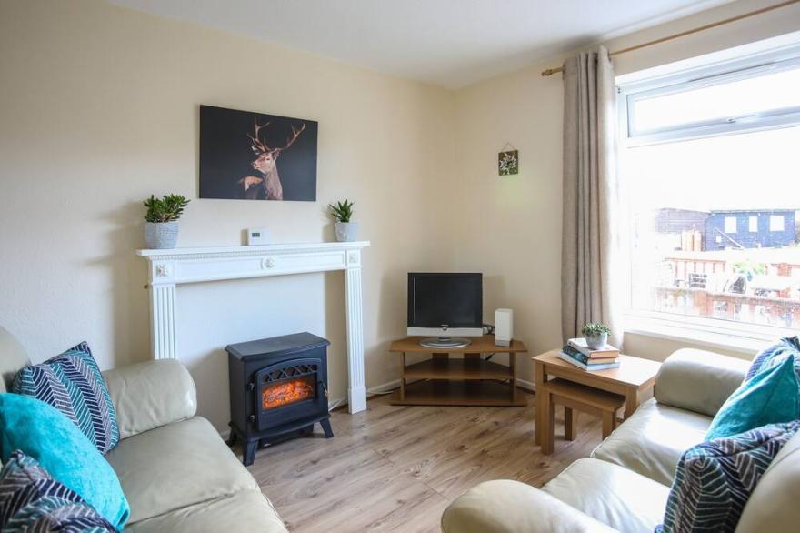 EIRLYS, pet friendly, with a garden in Caeathro