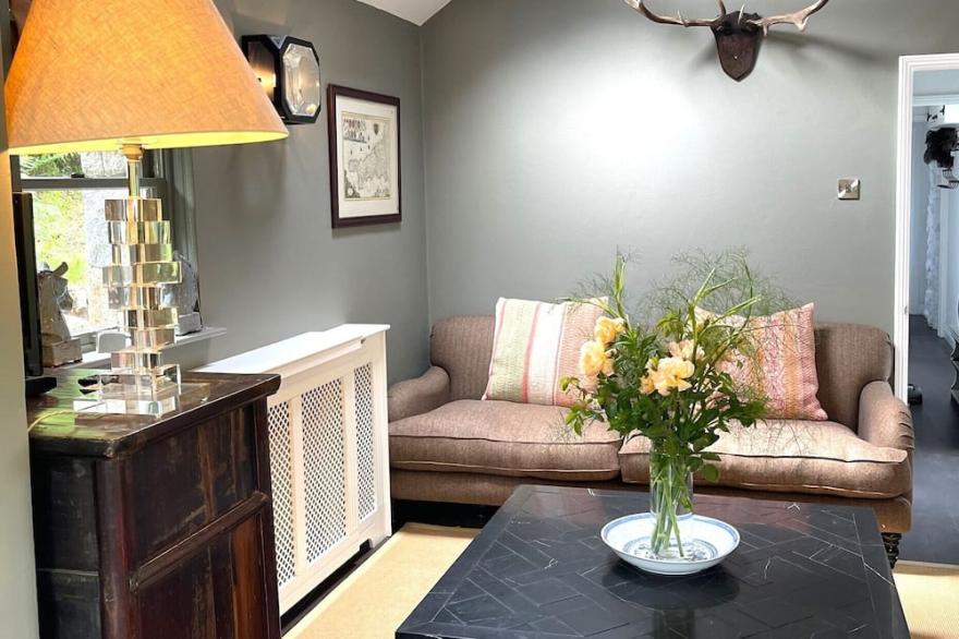 Stunning coastal cottage in valley near St Just