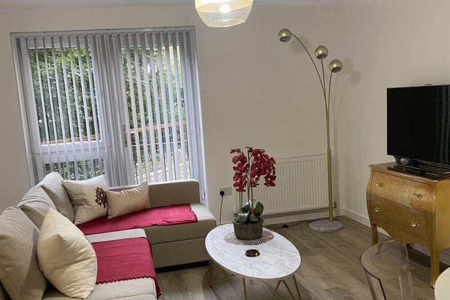 Modern  2 bedroom apartment located in central Edinburgh ,Free Parking