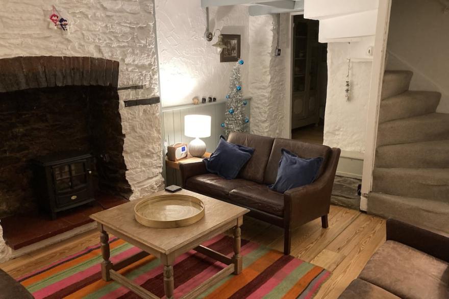 Quirky Fisherman's Cottage In Heart Of Historic Brixham